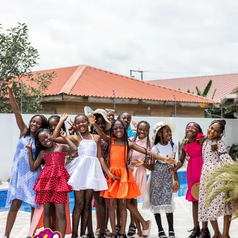 Besties Camp moment